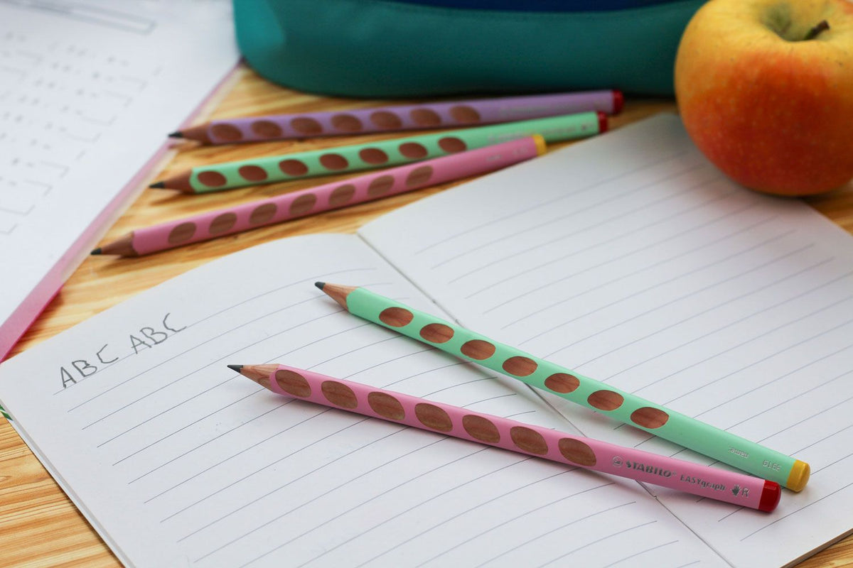 Matita Ergonomica triangolare - STABILO EASYgraph per Destrimani in Rosa Pastel - Gradazione HB (25545005)